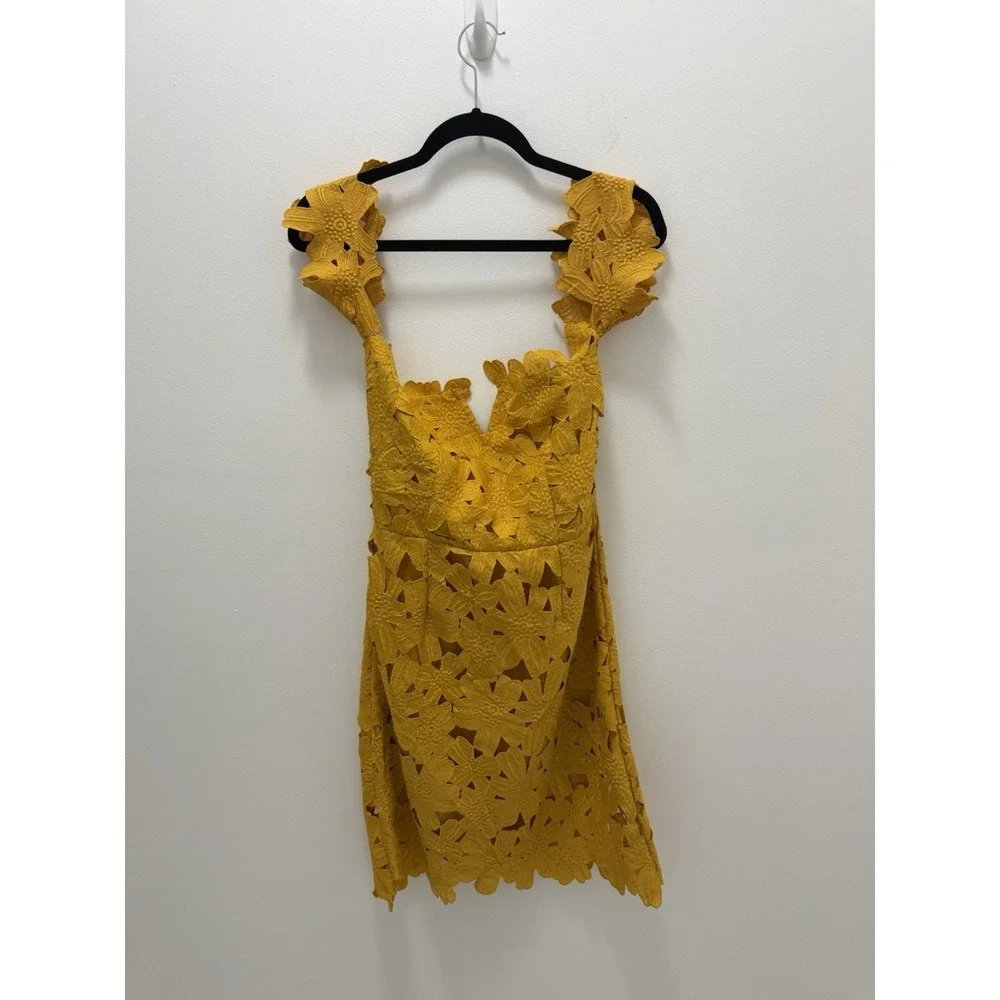 Few Moda Yellow Floral Guipure Lace Mini Dress Size M Off Shoulder Tie Back
